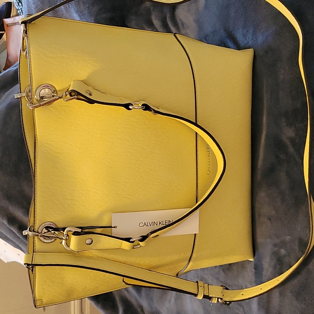 CALVIN KLEIN SONOMA TOTE CUTE CROSSBODY BAG 😍
